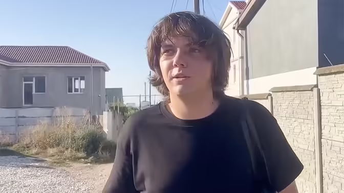 "РГ" публикует эксклюзивное видео с места падения БПЛА на автобус в Севастополе