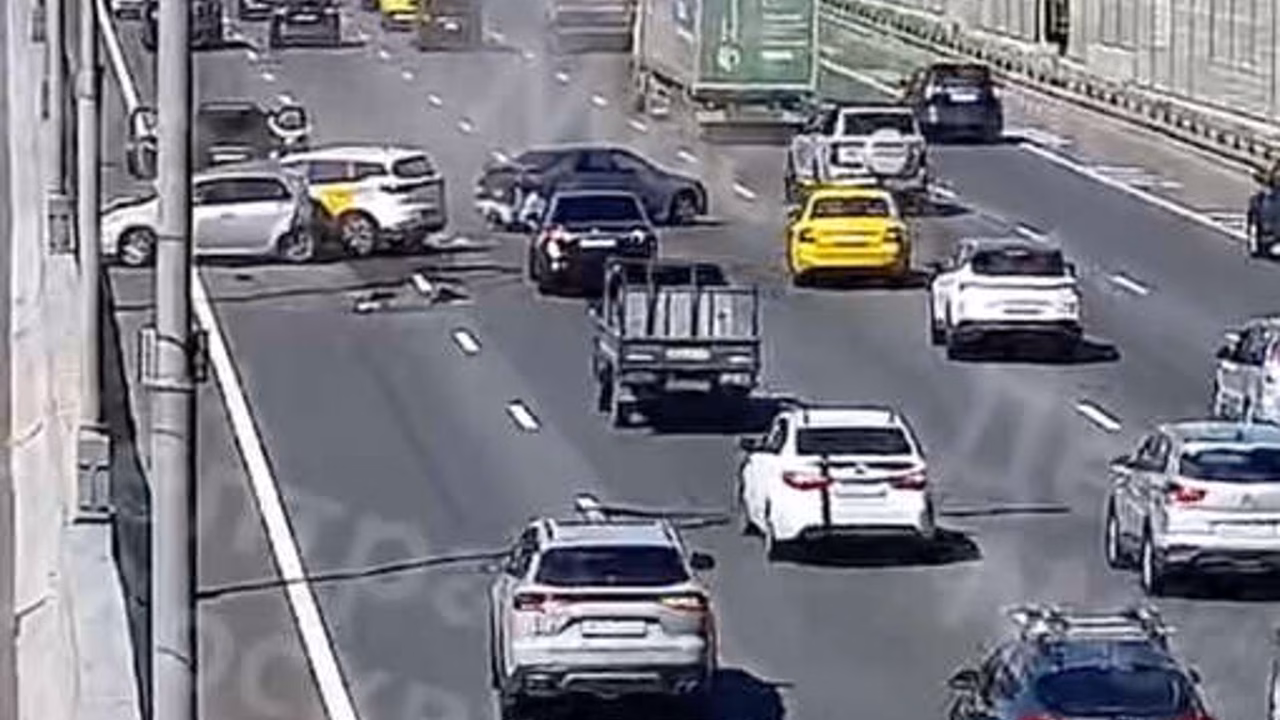 В Москве на видео попал момент аварии на МКАД
