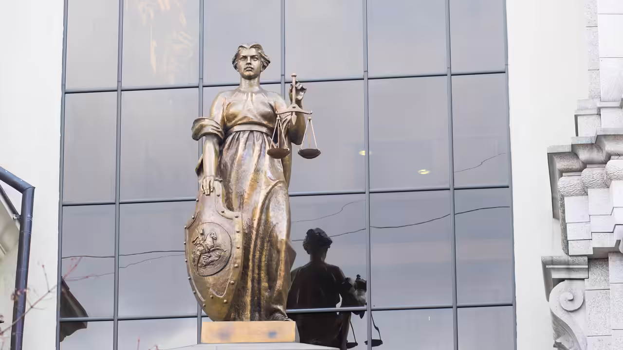 Верховный суд заставил автовладельца платить за ДТП, которого тот не совершал