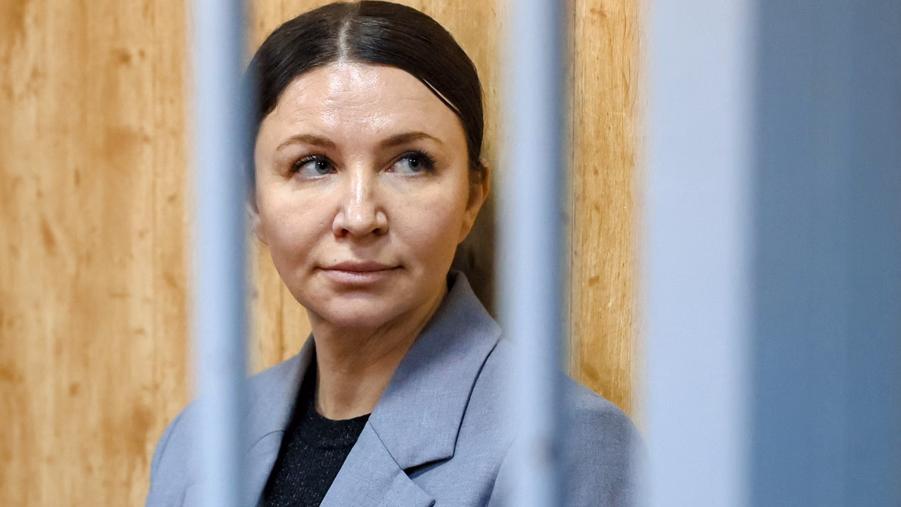 Елена Блиновская перед задержанием купила мужу американский внедорожник