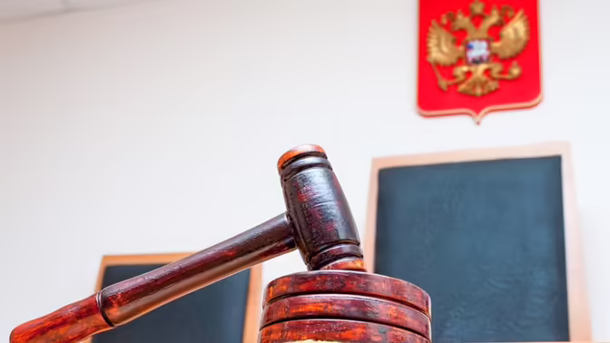 Суд обязал восстановить дорогу к деревне, где прописан единственный житель