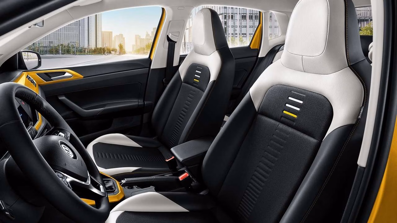 Volkswagen Polo Plus с атмосферным мотором и автоматом продают в РФ от 1,45 млн рублей