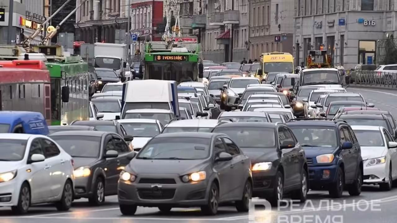 Движение на М-7 затруднено после аварии с фурой