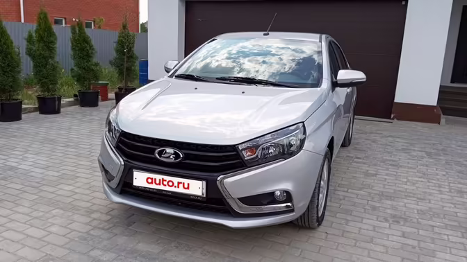 На продажу выставили семилетнюю Lada Vesta в состоянии новой: сколько она стоит