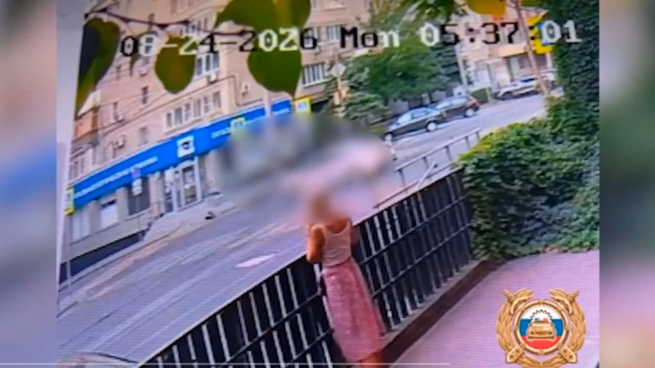 В центре Ростова в ДТП пострадали водитель и пассажир питбайка