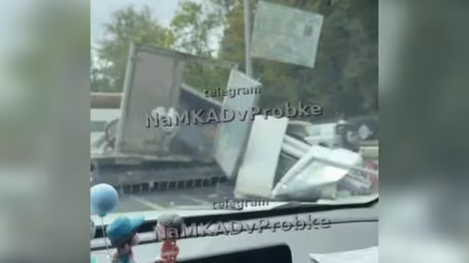 В Москве «Газель» столкнулась с легковушкой BMW