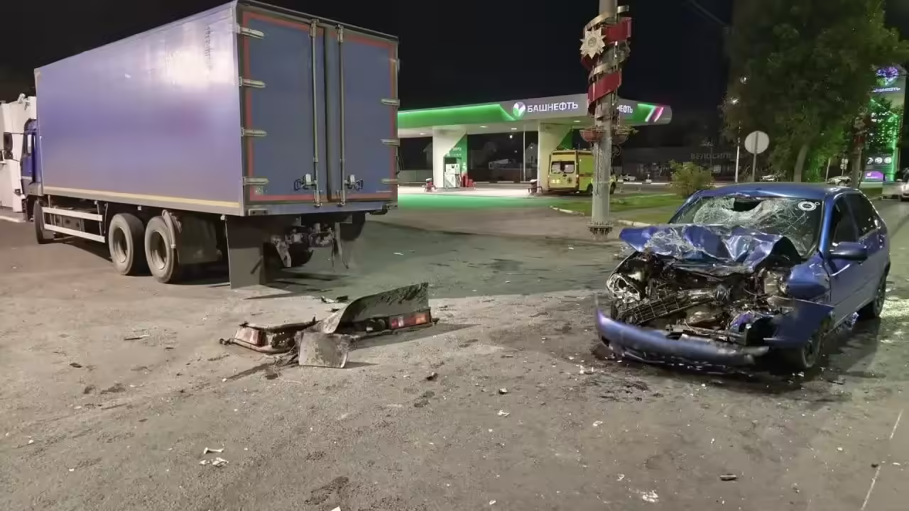В Оренбурге 14-летняя девочка пострадала в ДТП с участием «Камаза»