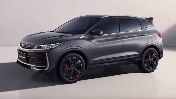 Geely предложил россиянам дешевую версию популярного кроссовера