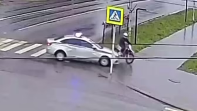 В Удмуртии машина ДПС столкнулась с подростком на питбайке