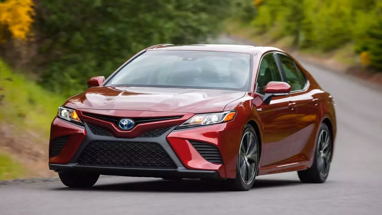 Toyota отзывает 508 354 гибридных Camry 2025–2026 годов в США