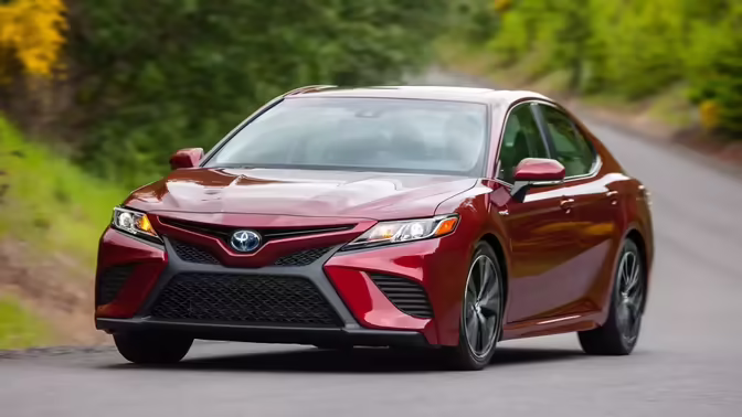 Toyota отзывает 508 354 гибридных Camry 2025–2026 годов в США