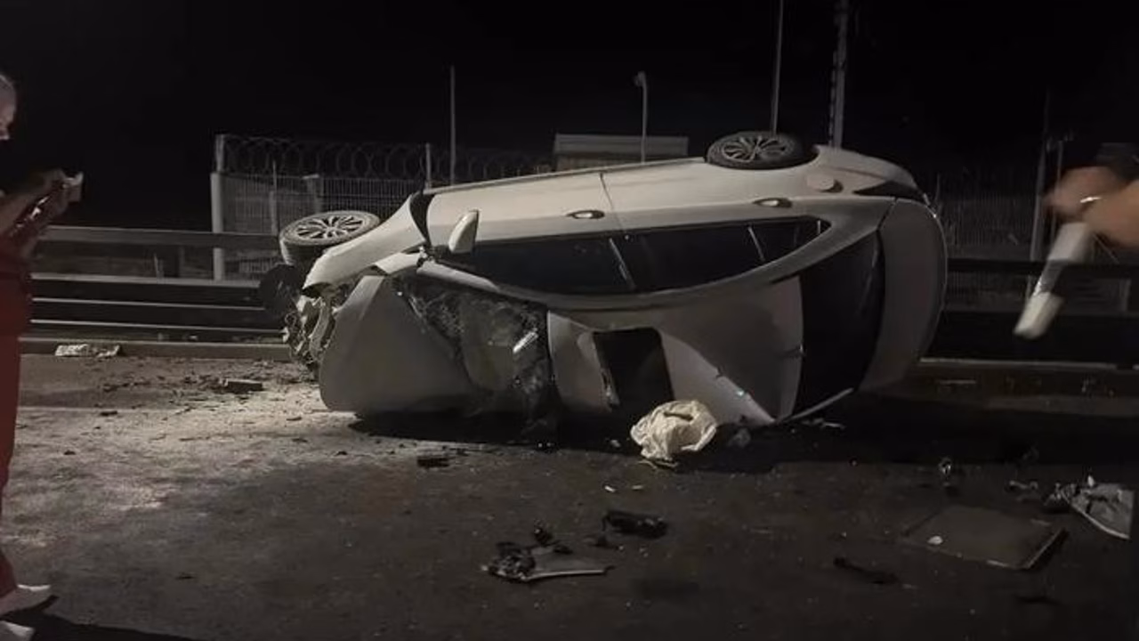 Водитель автомобиля Mercedes устроил смертельное ДТП на трассе Адлер - Красная Поляна