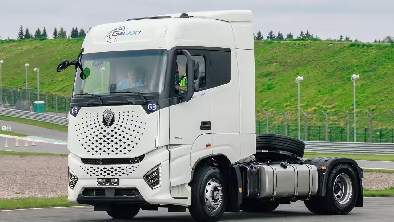 В России возобновились продажи седельного тягача Foton Galaxy