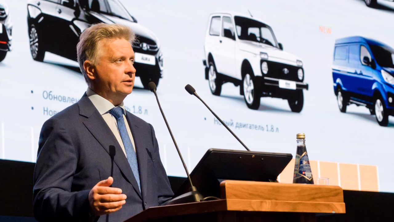 АвтоВАЗ выпускает столько машин, сколько может продать, заявил Соколов