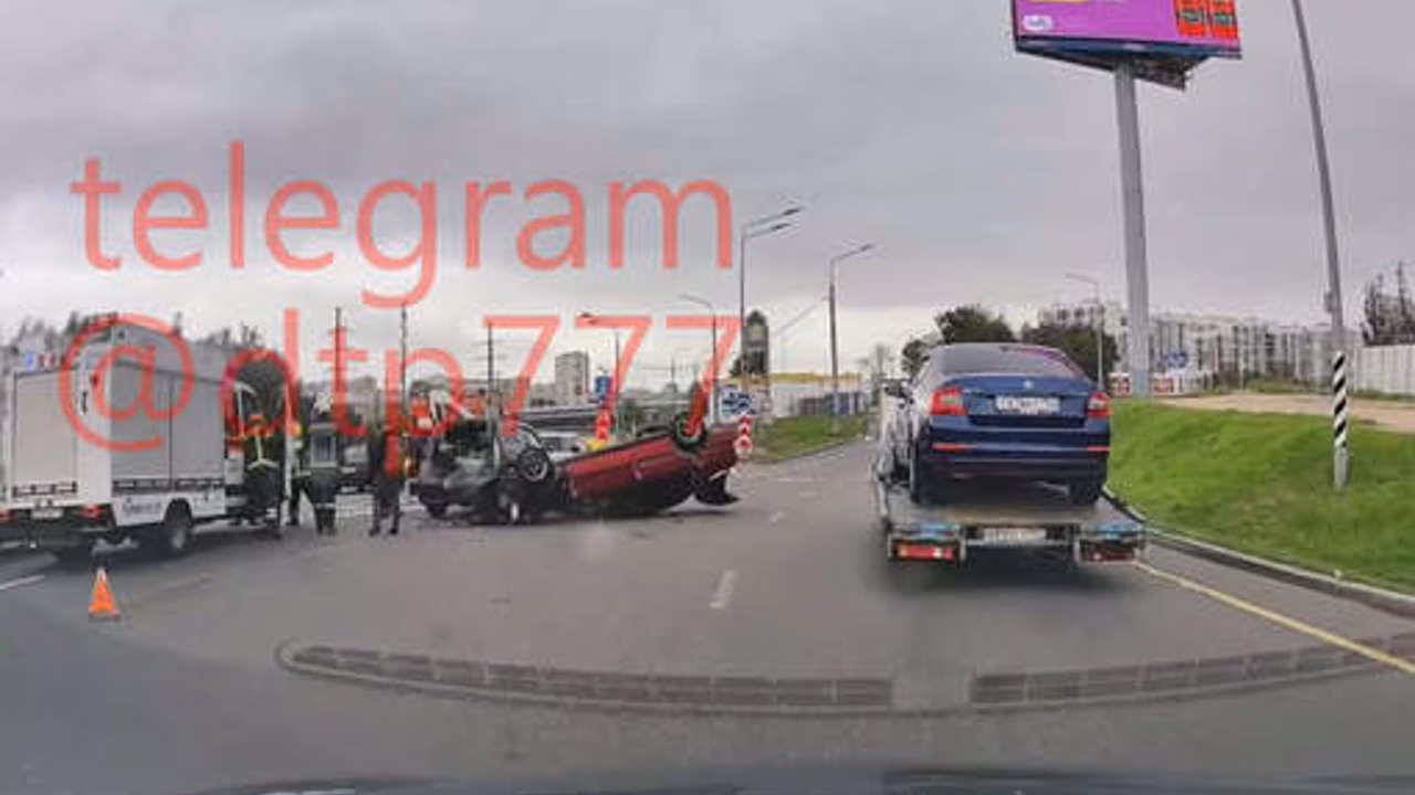 На видео попали последствия массового ДТП на Варшавском шоссе в Москве