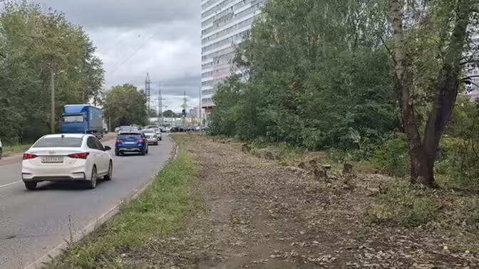 В Кирове на 4 метра расширят дорогу на Потребкооперации