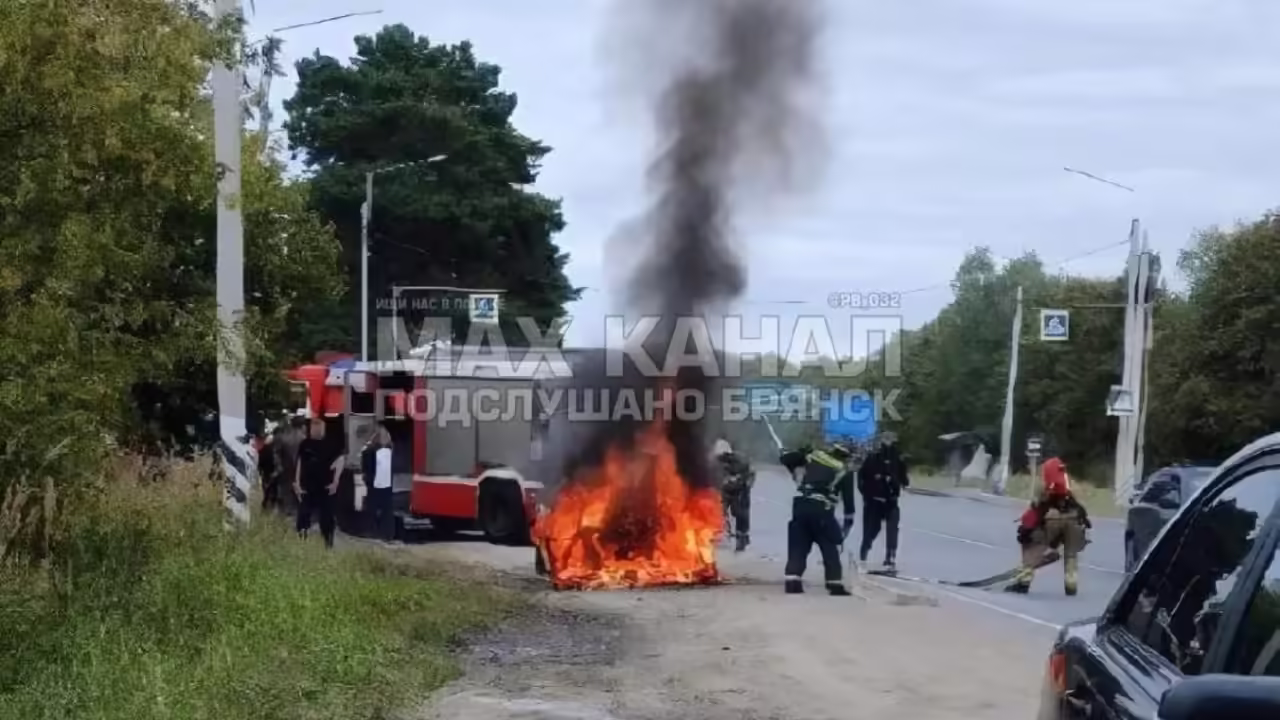 Под Брянском загорелся автомобиль BMW