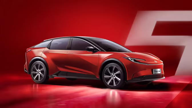 Toyota bZ5 обновили и предложили со скидками в Китае