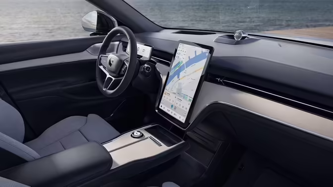 В Россию привезли необычный кроссовер Volvo: называем цены