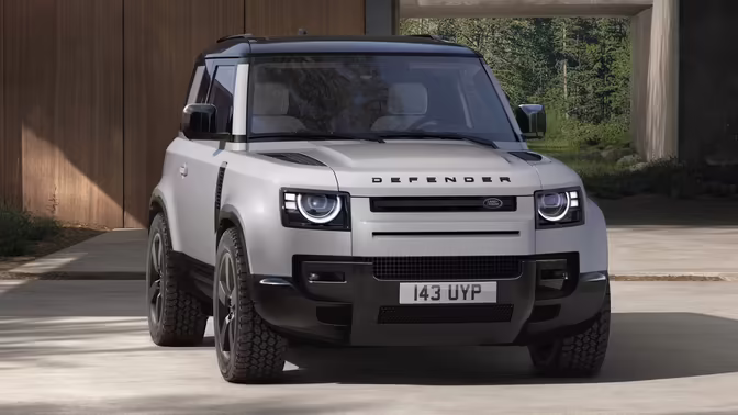 Электрическую версию Land Rover Defender отложили