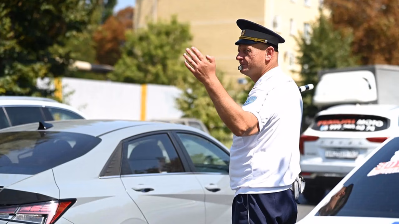 В Краснодаре на АЗС начали дежурить казаки и сотрудники ДПС