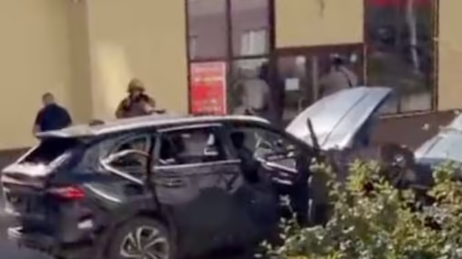 "Фонтанка": в Петербурге из-за взрыва автомобиля погиб подполковник ВВС и ПВО