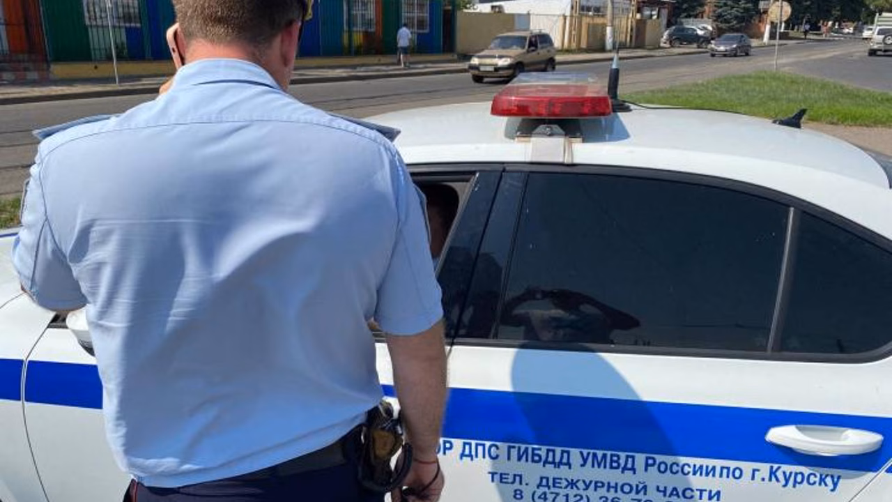 В Курской области владельца автомобиля оштрафовали за недопустимую тонировку