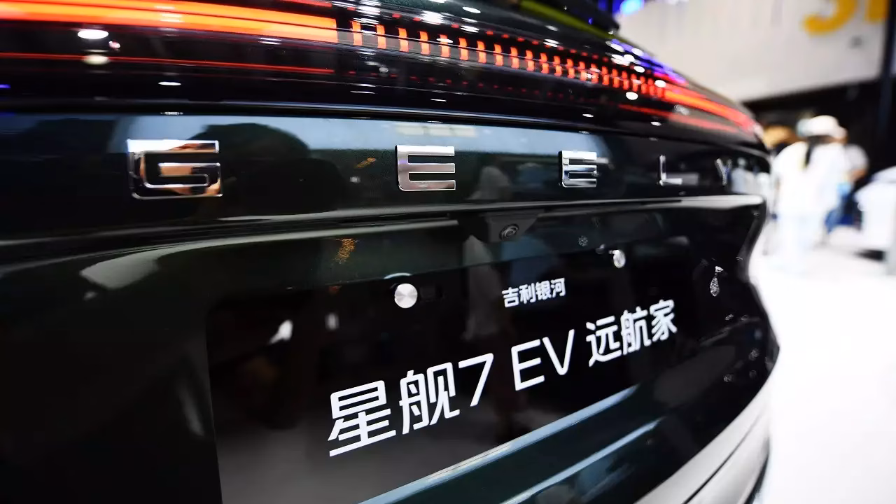 Geely отказался от новых ДВС, сделав ставку на электромоторы и гибриды