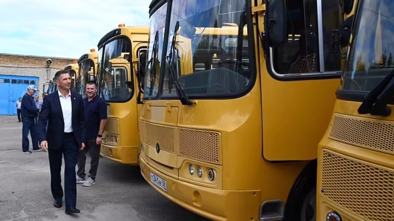 Глава Пензы оценил готовность школьных автобусов к новому учебному году
