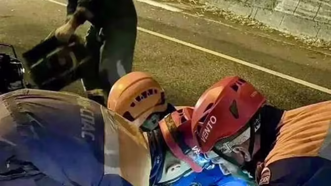 В Сочи спасатели освободили женщину из автомобиля после ДТП