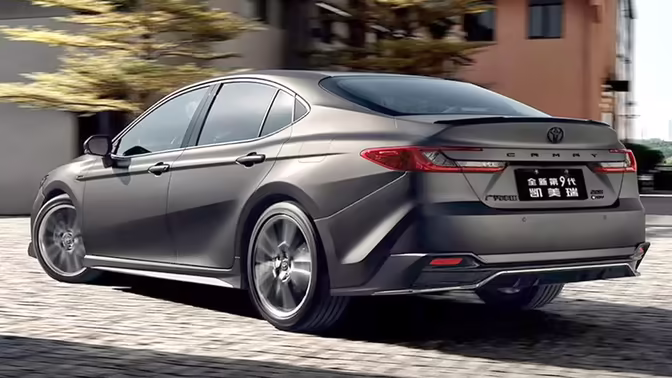Мировые продажи Toyota снижаются шестой месяц подряд