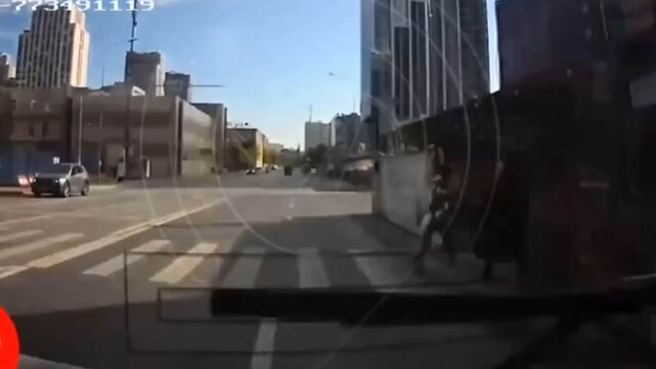 ДТП с участием электробуса произошло рядом с "Москва-Сити"