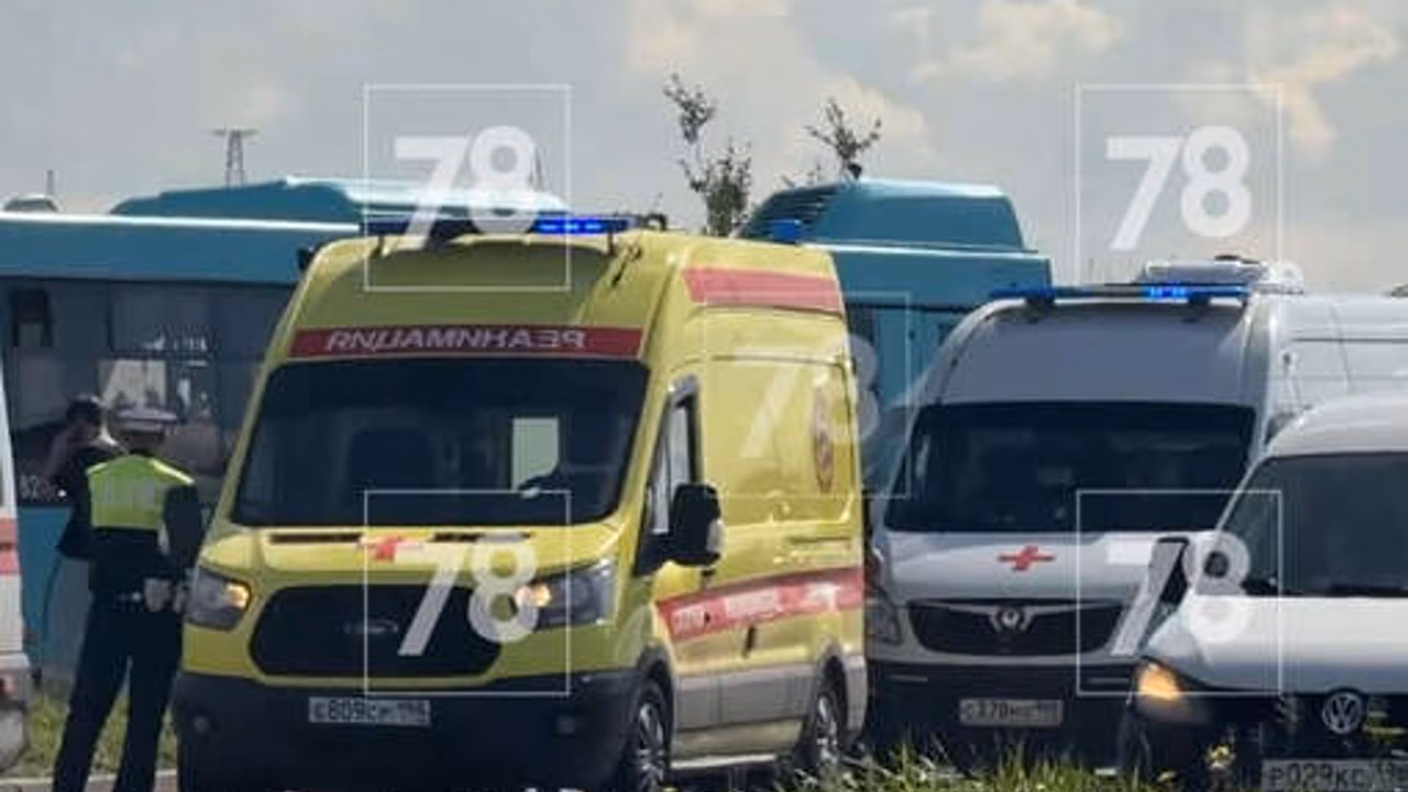 Пострадавшая рассказала о столкновении двух автобусов в Петербурге