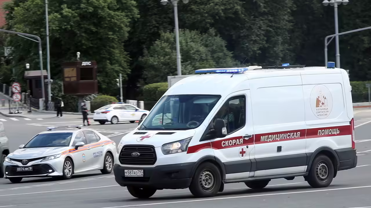 Два человека пострадали в столкновении автобуса и мотоцикла
