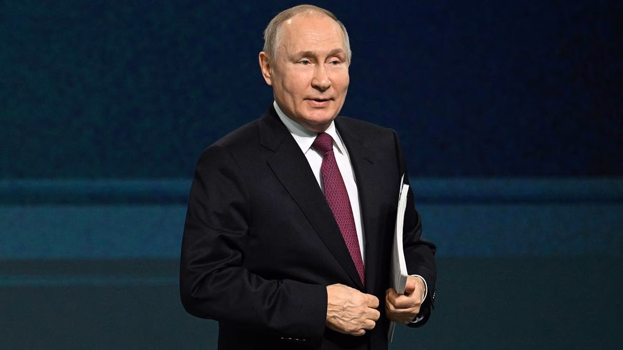 Путин опробовал новую российскую машину Volga