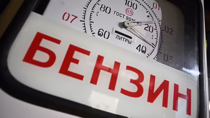 Путин за рулем «Волги», АвтоВАЗ против фейков и взлёт цен на АЗС. Главное за неделю