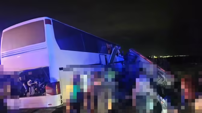 Автобус из Грузии в Москву попал в ДТП с грузовиком