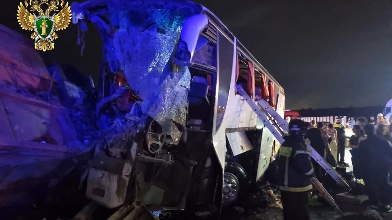После ДТП с автобусом на федеральной трассе госпитализировали 26 человек