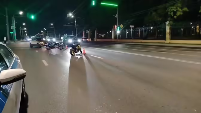 Двое мотоциклистов пострадали в ДТП с легковушкой в Нижнем Новгороде