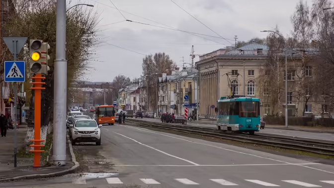 Огромный столб повредил иномарку в Кузбассе