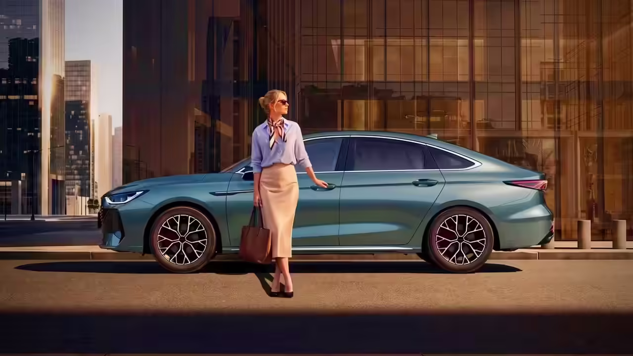 Дизельный Hunter, конкурент «Волги» и гоночный Porsche с кондиционером: автоновинки недели