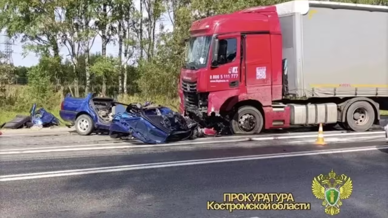 Водитель погиб в ДТП с фурой под Костромой
