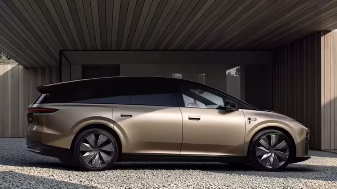 Новый кроссовер Li Auto: зарядка за 10 минут и кресла друг напротив друга