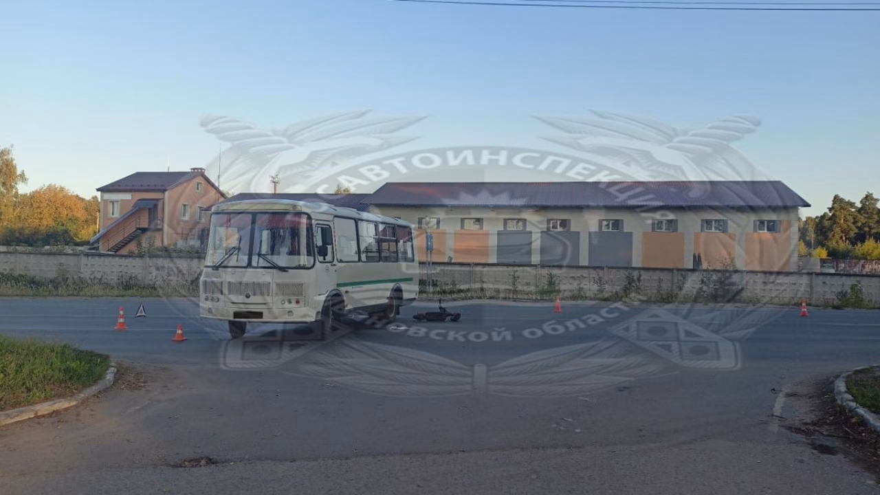 В Ивановской области после разворота ПАЗа электросамокатчик попал в больницу