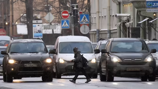 Россиянам напомнили, как обезопасить школьников на дорогах