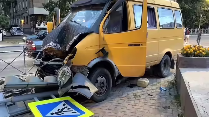 В Туве после наезда маршрутки на пешеходов усилят контроль за перевозчиками