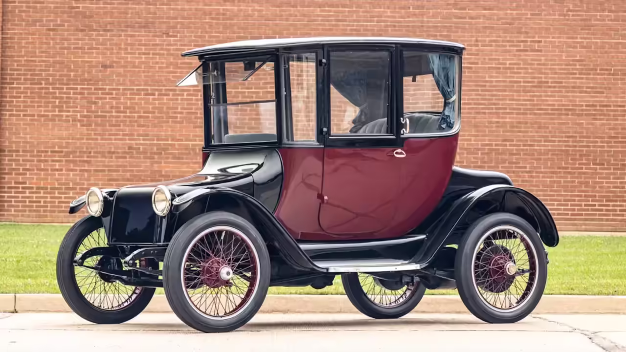 Винтажный электромобиль Detroit Electric 1918 года с батареями от Nissan Leaf выставили на торги
