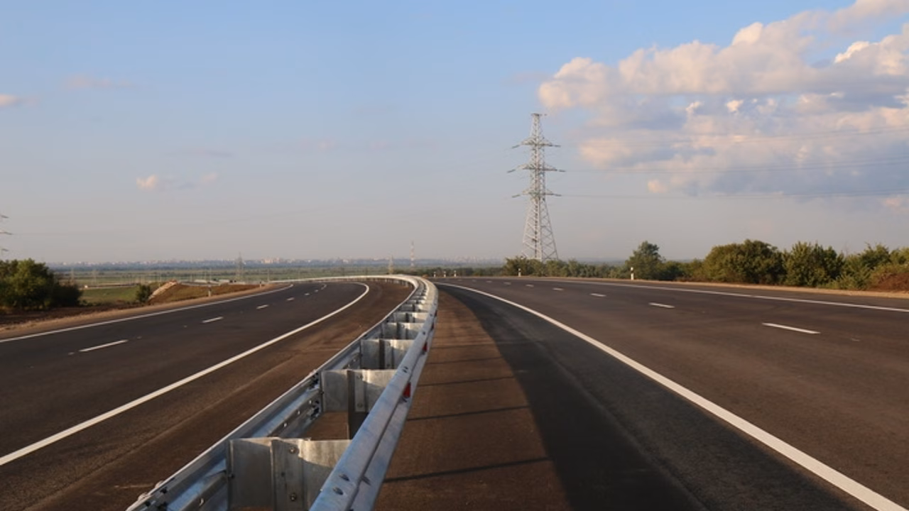 В центре Ростова с 19 сентября вводятся новые ограничения остановки и стоянки транспорта