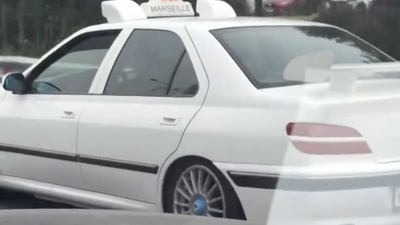 В Казани сняли автомобиль в стиле Peugeot 406 из фильма «Такси»