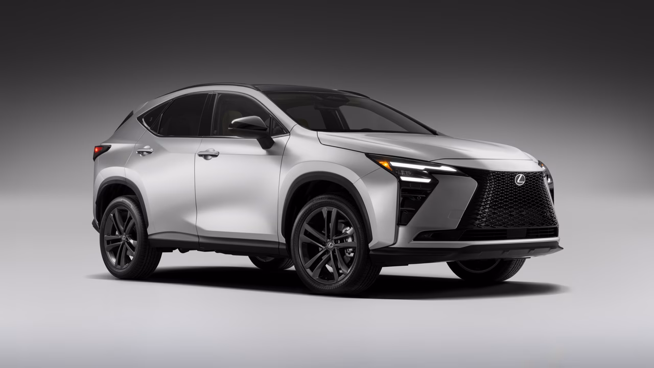 Lexus рассекретил обновленный кроссовер NX